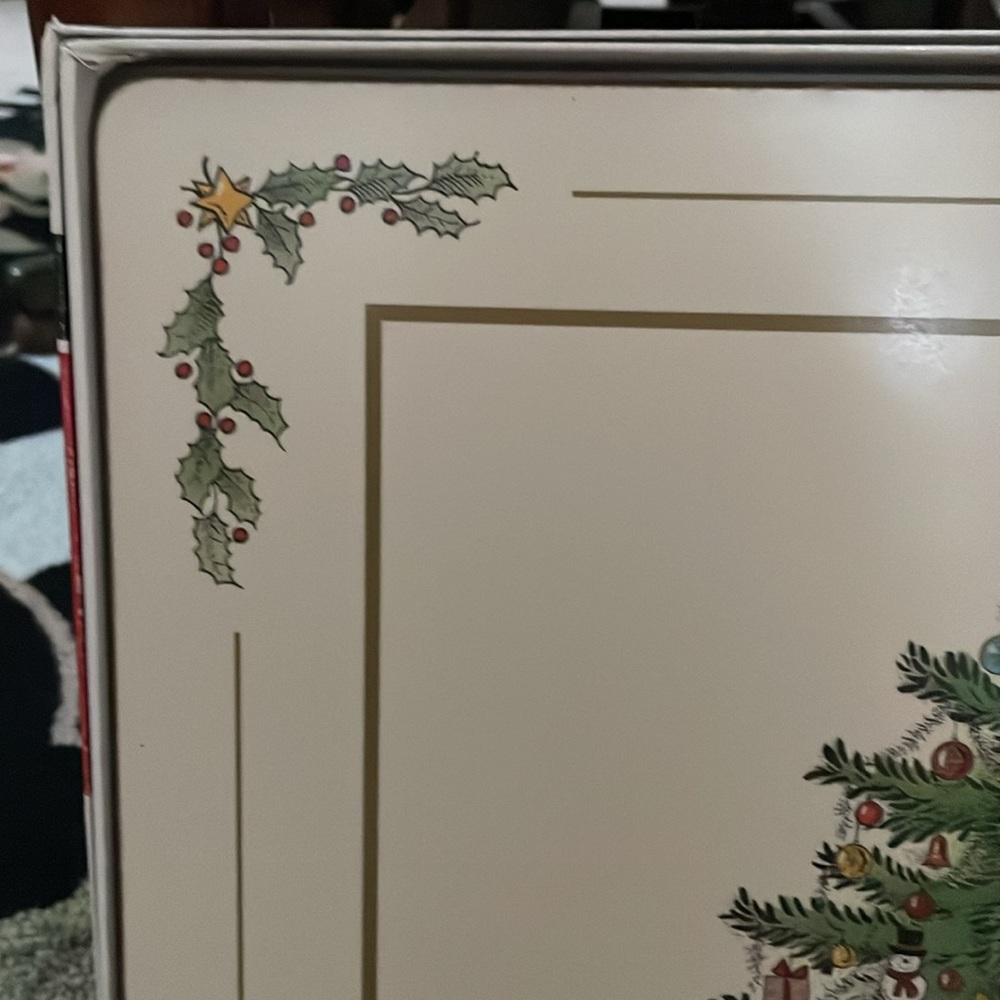 Set of 4 …NEW HOLIDAY CHRISTMAS PLACEMATS - Picture 5 of 6